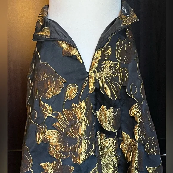 Gold metallic floral jacquard maxi skirt. Evening. Formal. A-silhouette, Lined 6 - Picture 8 of 12